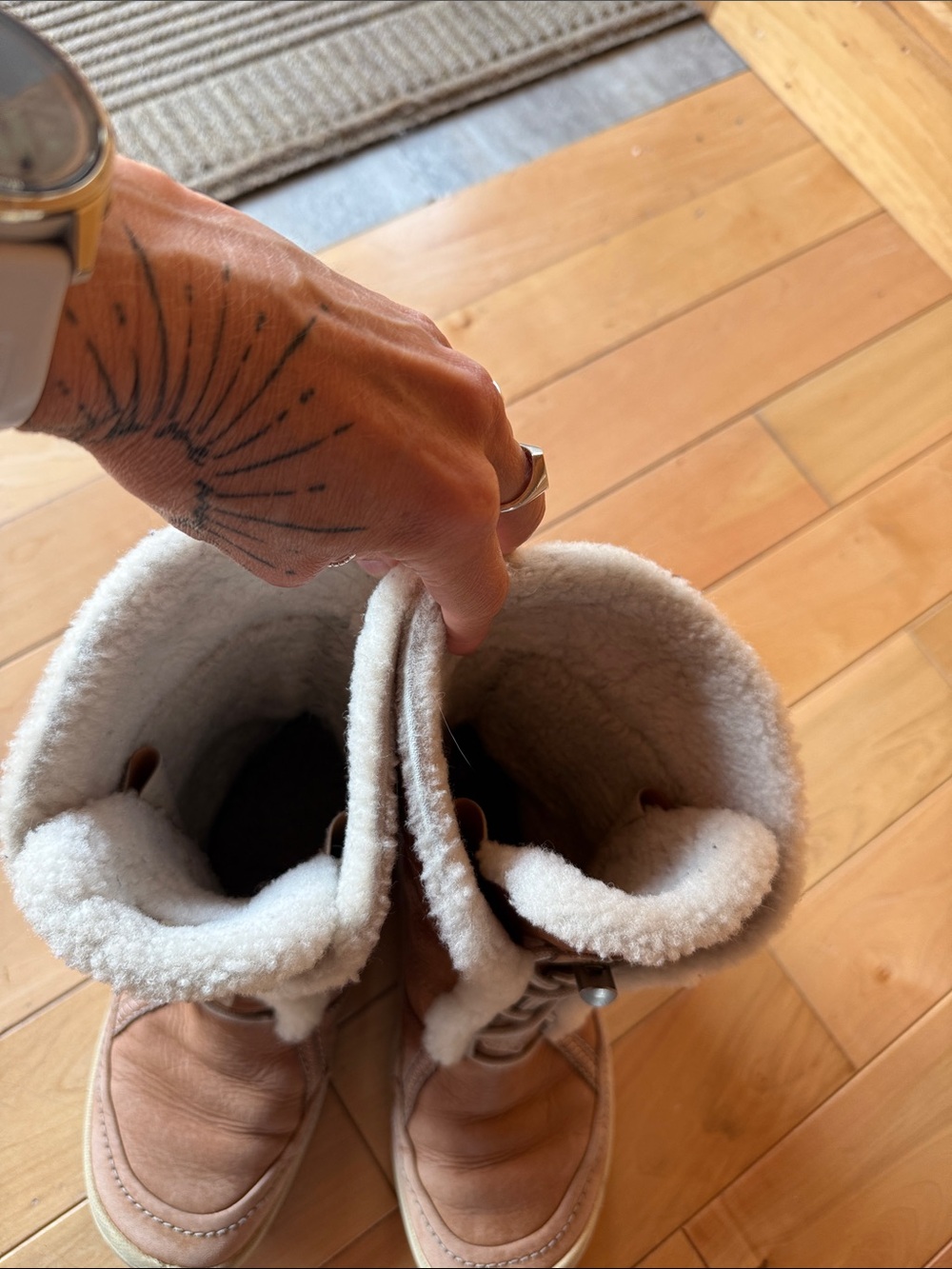 ECCO Women's Brown Shearling-Lined Winter Boots - Picture 5 of 5